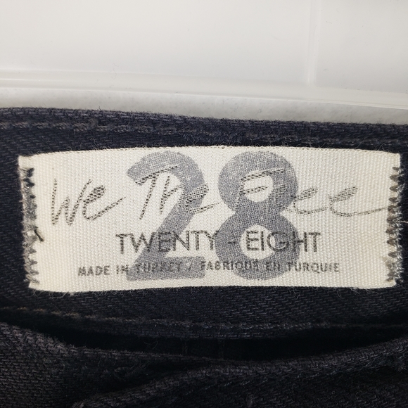 NEW Free People Maggie Mid Rise Black Distressed Straight Leg Crop Jeans Size 28 - Picture 5 of 6